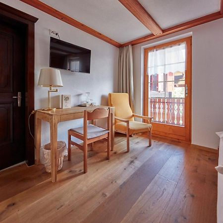Hotel Alpenblick Zeneggen Bagian luar foto