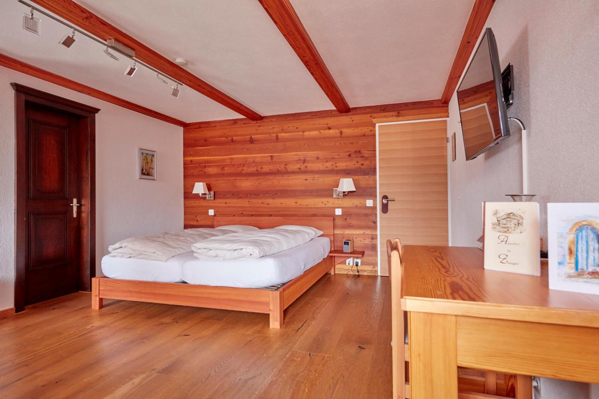 Hotel Alpenblick Zeneggen Bagian luar foto