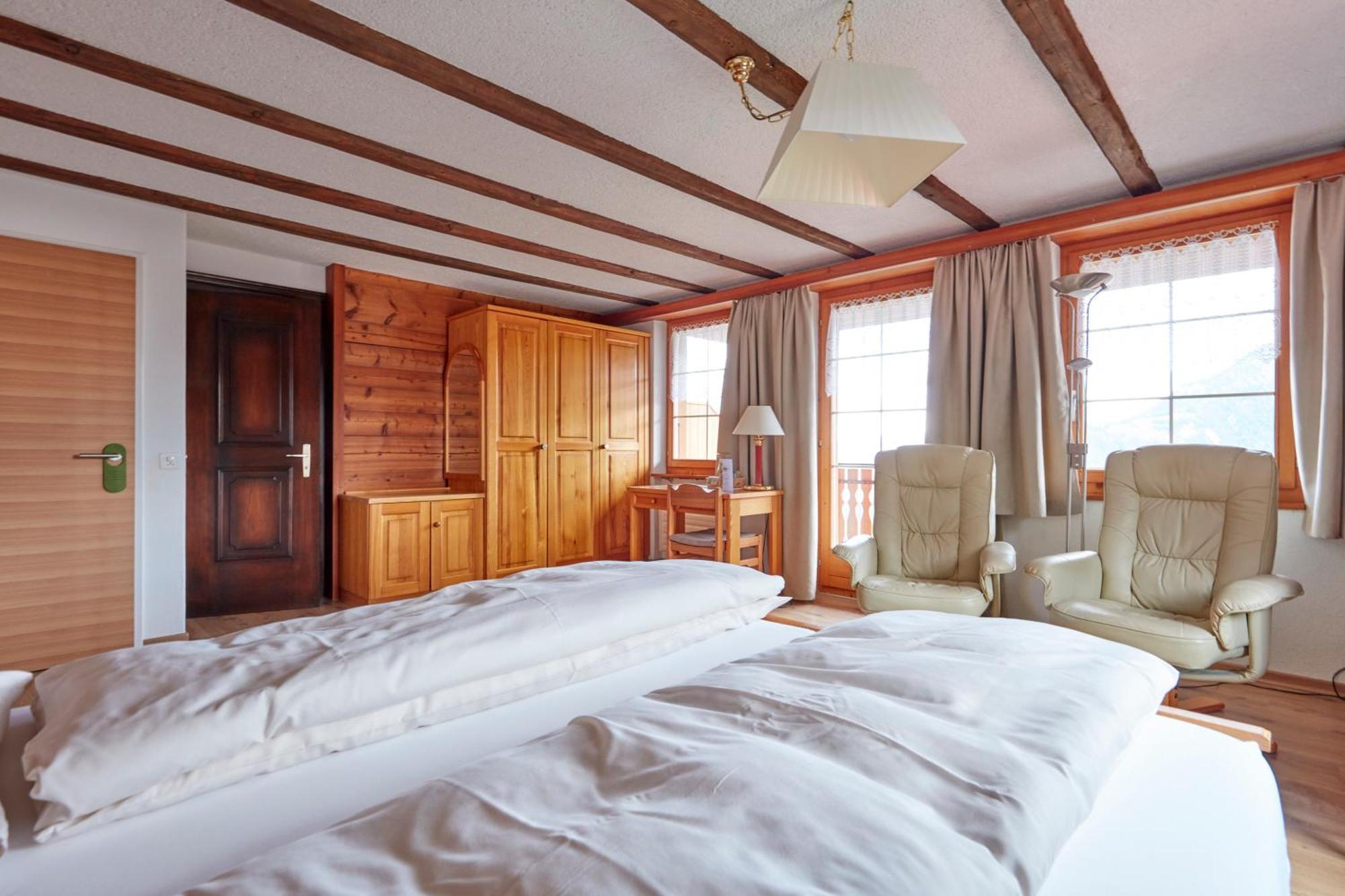 Hotel Alpenblick Zeneggen Bagian luar foto