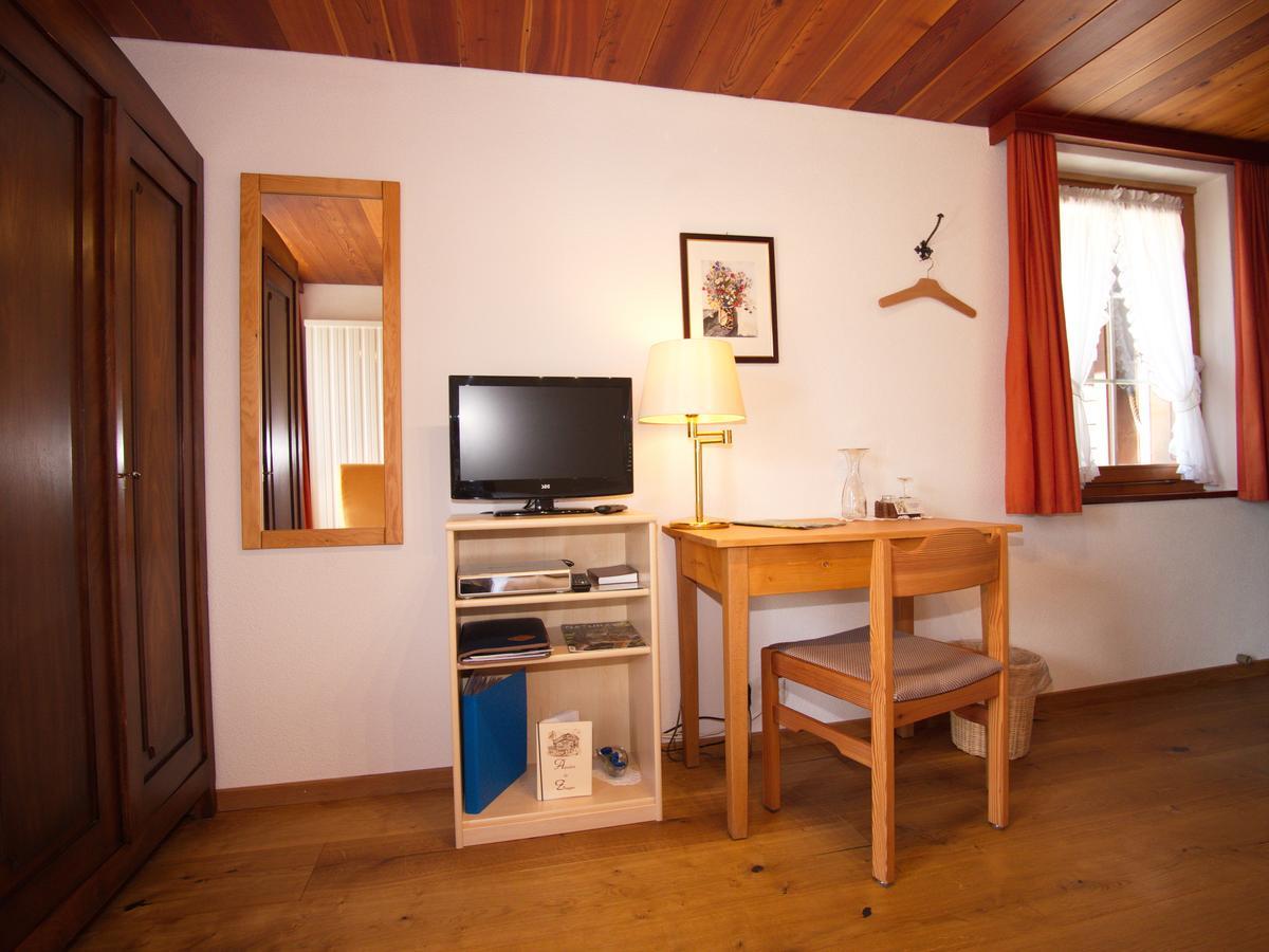 Hotel Alpenblick Zeneggen Bagian luar foto