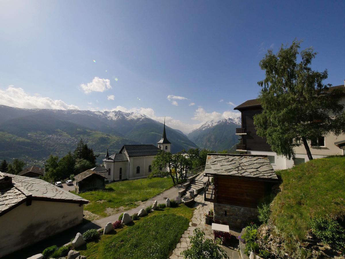 Hotel Alpenblick Zeneggen Bagian luar foto