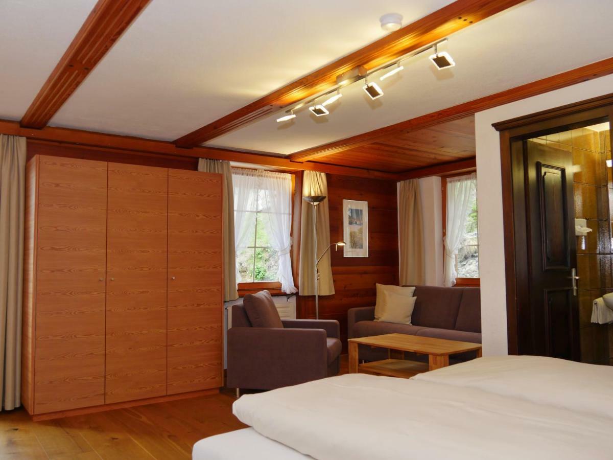 Hotel Alpenblick Zeneggen Bagian luar foto